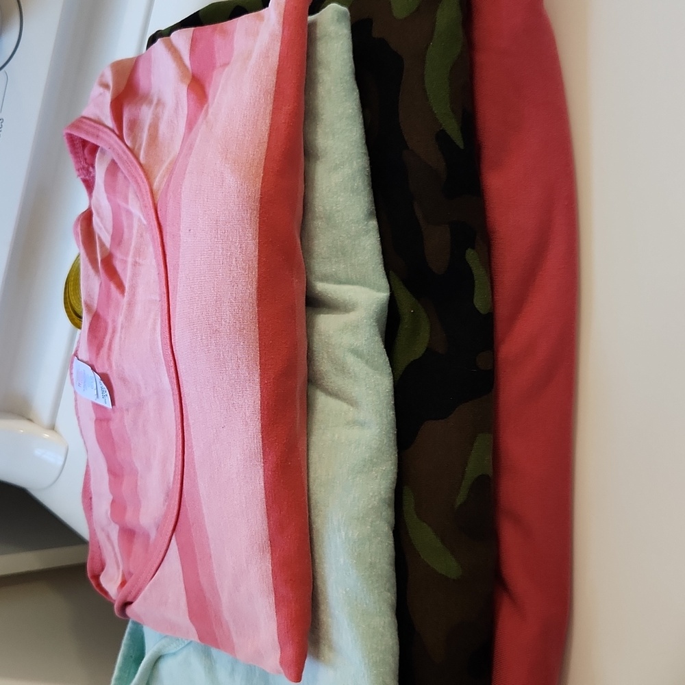 Set Of 4 Lularoe Lynnae Tops